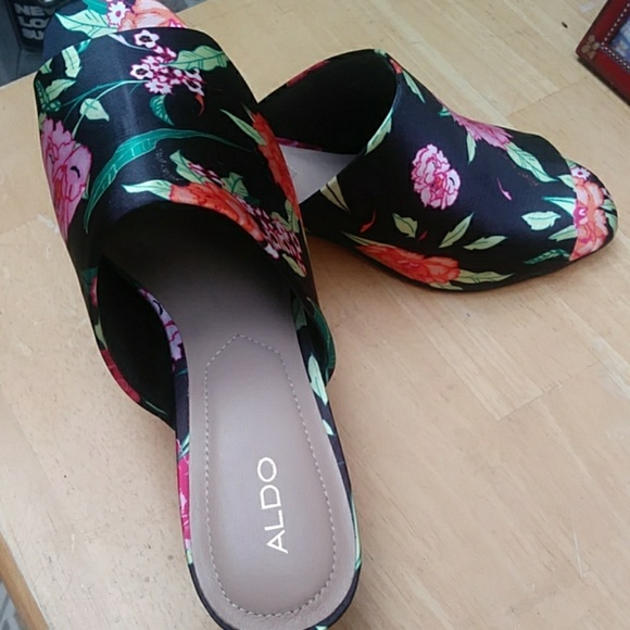 Aldo Flower sandals - Picture 2 of 4